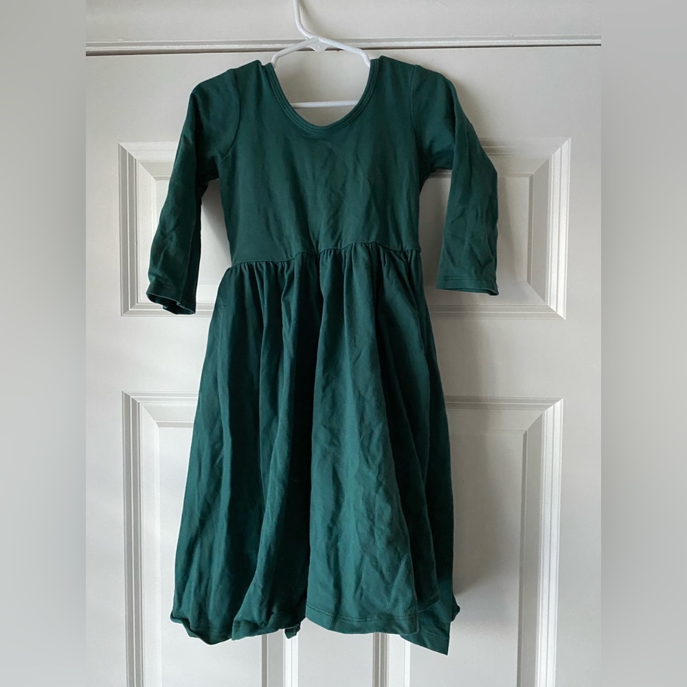 Alice + Ames sz 6 green three quarter sleeve dress
